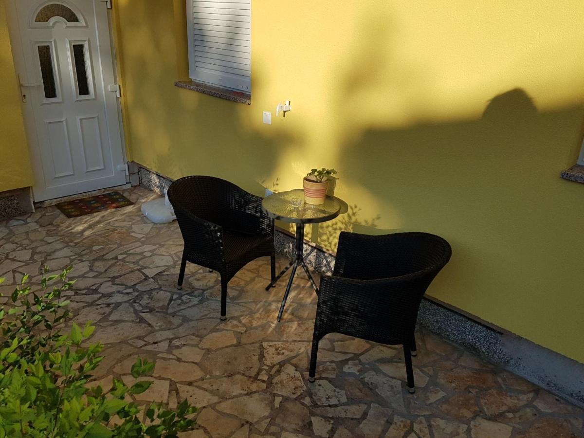 Apartmani Ljerka Malinska Esterno foto