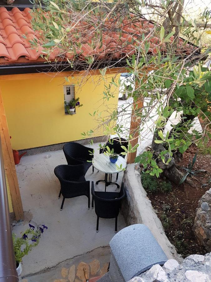 Apartmani Ljerka Malinska Esterno foto