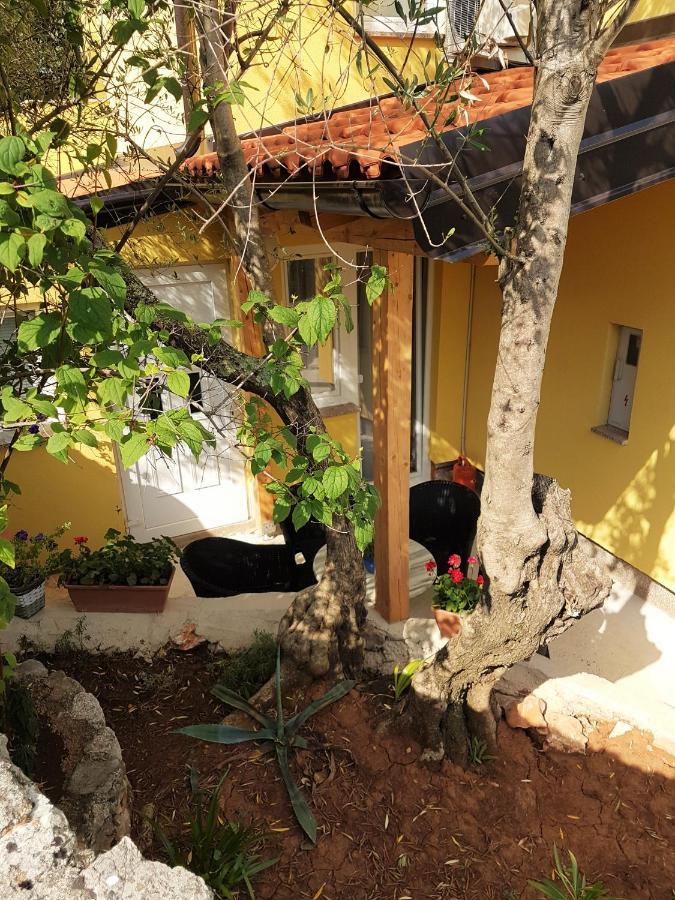 Apartmani Ljerka Malinska Esterno foto