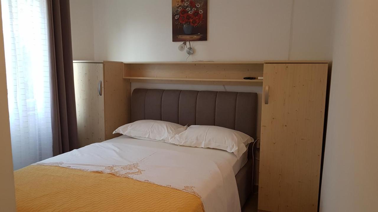 Apartmani Ljerka Malinska Esterno foto