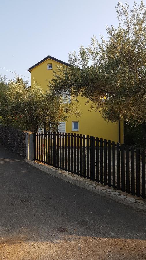 Apartmani Ljerka Malinska Esterno foto