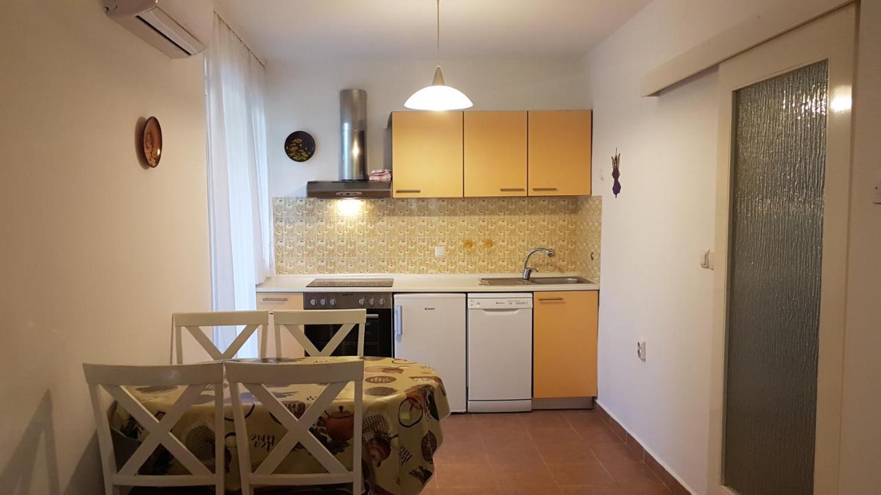 Apartmani Ljerka Malinska Esterno foto