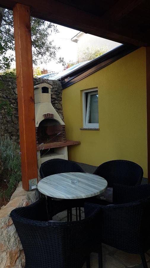 Apartmani Ljerka Malinska Esterno foto