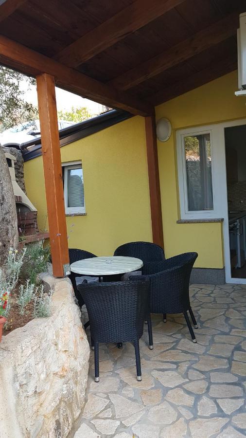 Apartmani Ljerka Malinska Esterno foto