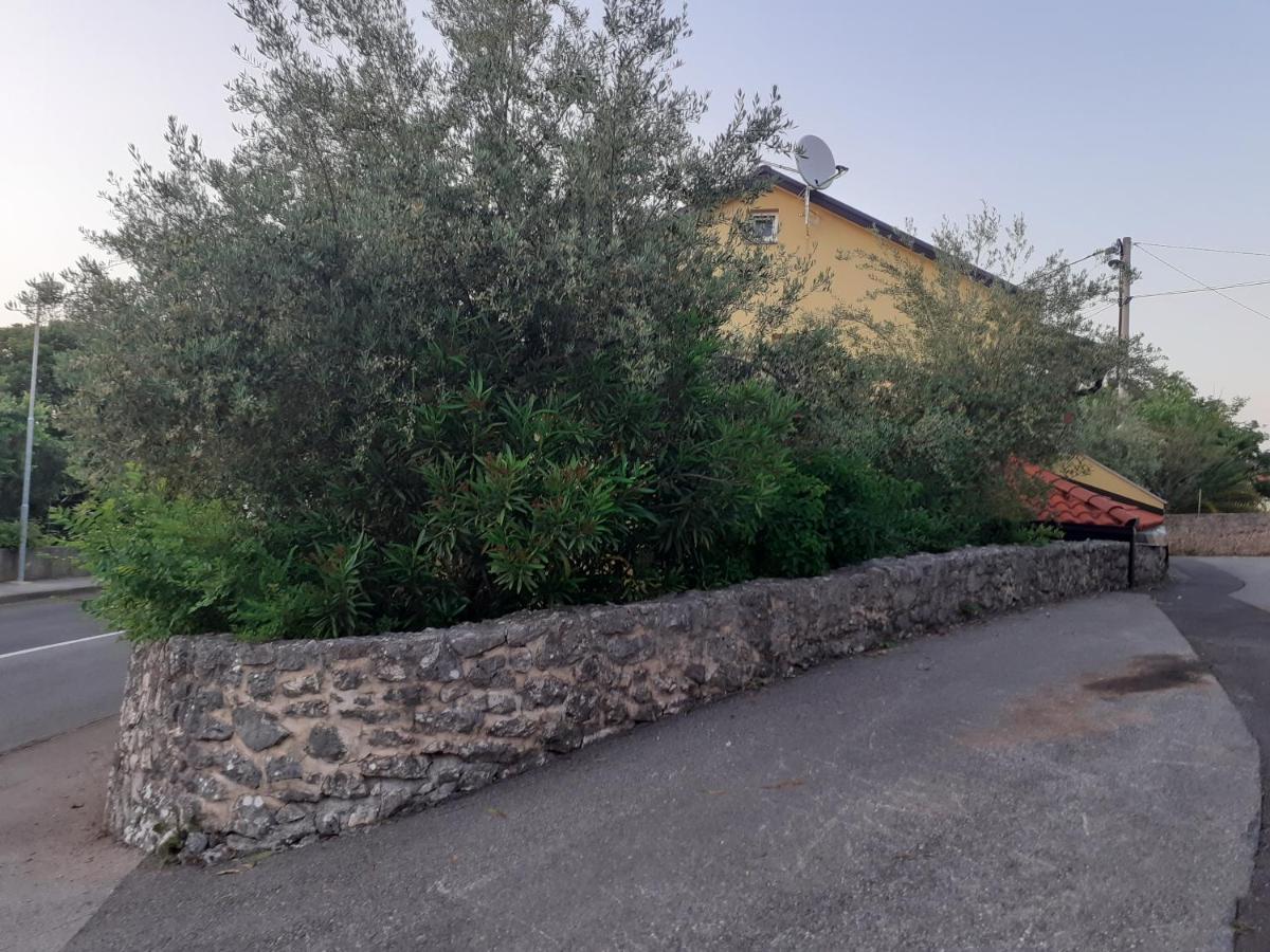Apartmani Ljerka Malinska Esterno foto